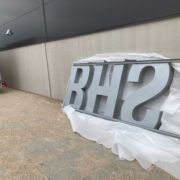 BHS Logistics halvt skilt